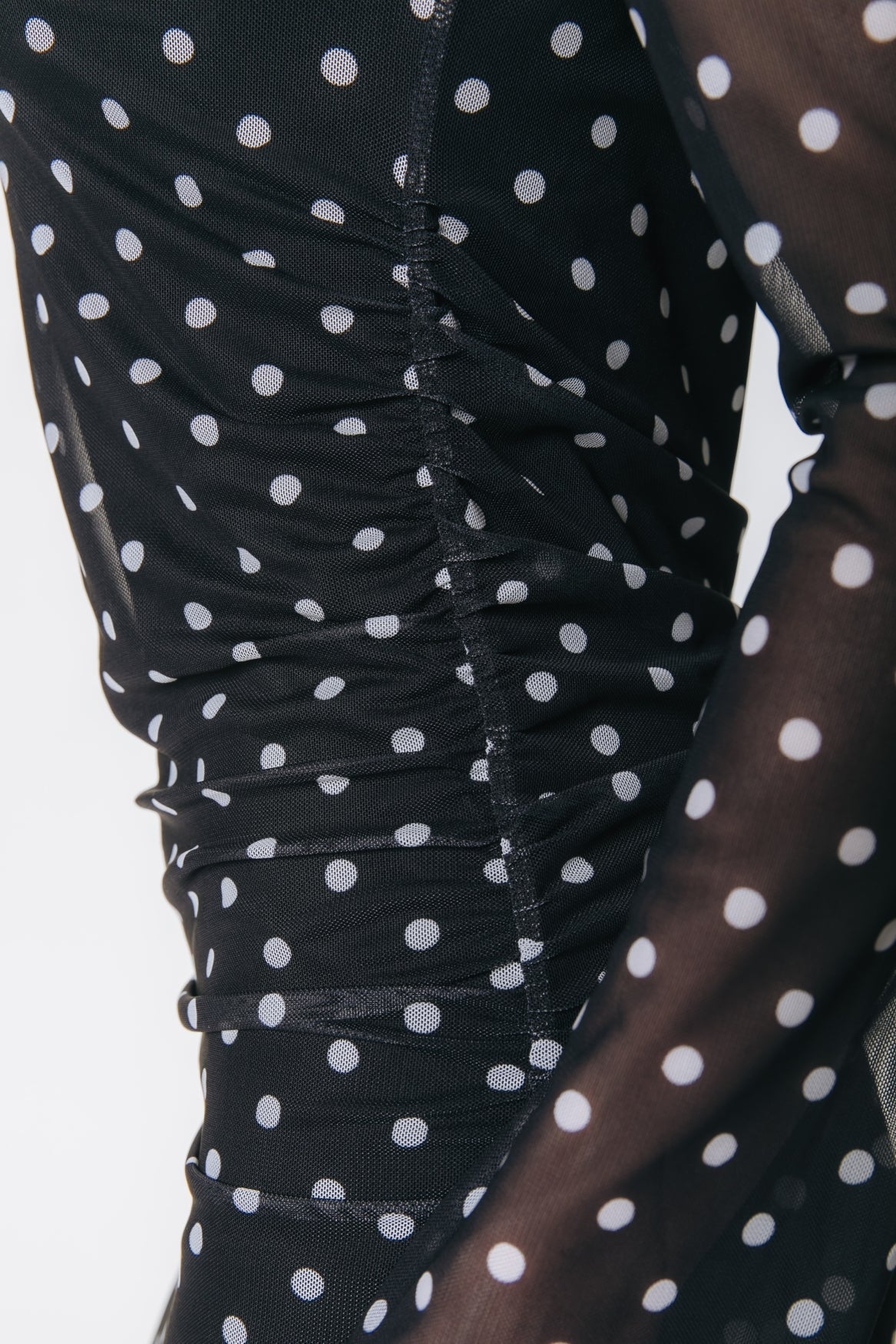 Mesh Maxi Jurk met Stippen – Zwart