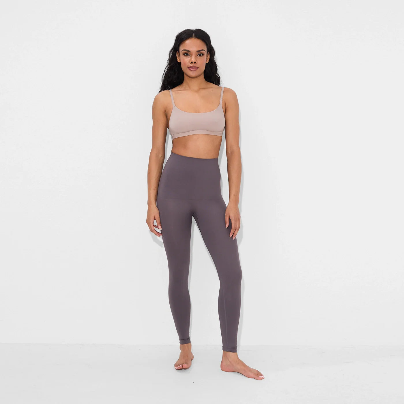 Naadloze vormgevende legging