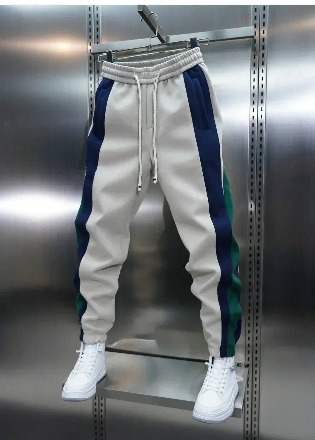 Broek met Spanningen en Contrasterende Strepen