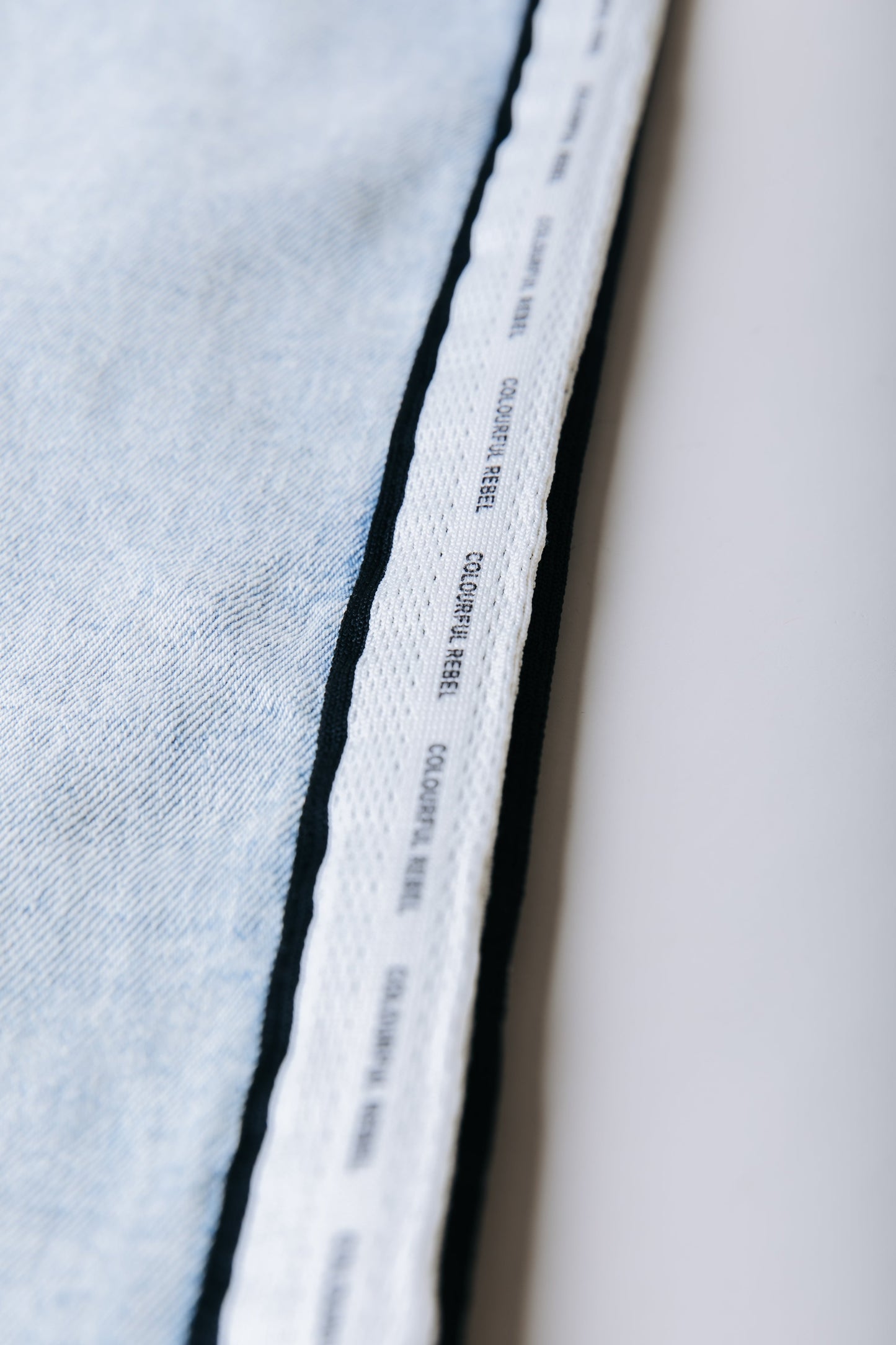 Gaias Tuxedo High Rise Denim | Light blue denim