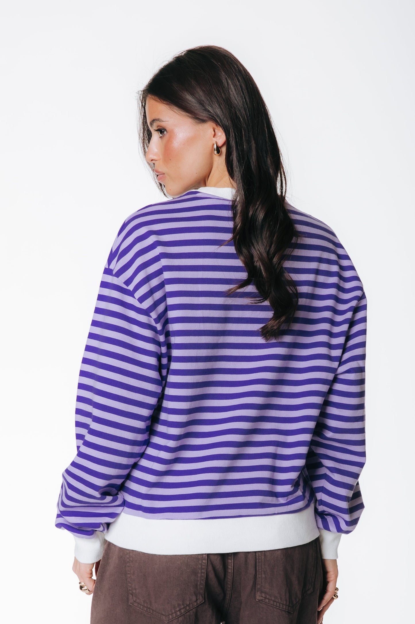 Gestreepte Sweater met Verlaagde Schouder – Lila